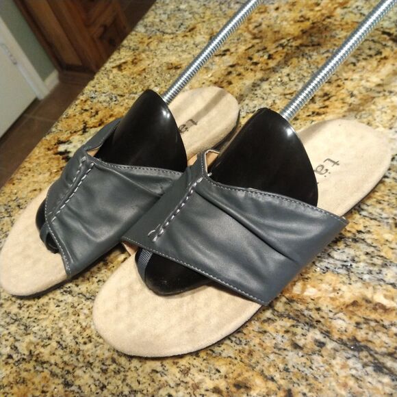 Taos Ruched Thong Gray Sandals Size 6.5 US 37 EU - Picture 5 of 13